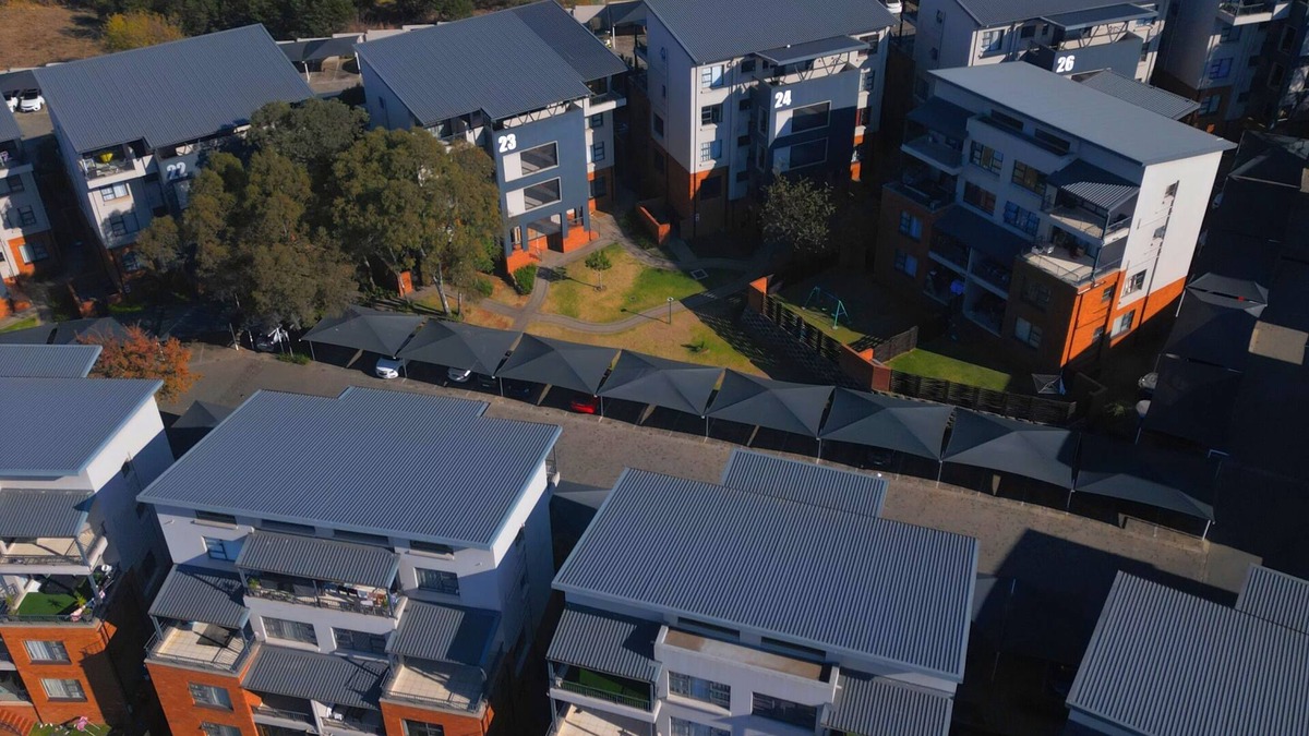 Greater Johannesburg Metropolitan Area Apartment | Step into Comfort where contemporary design meets warm hospitality!