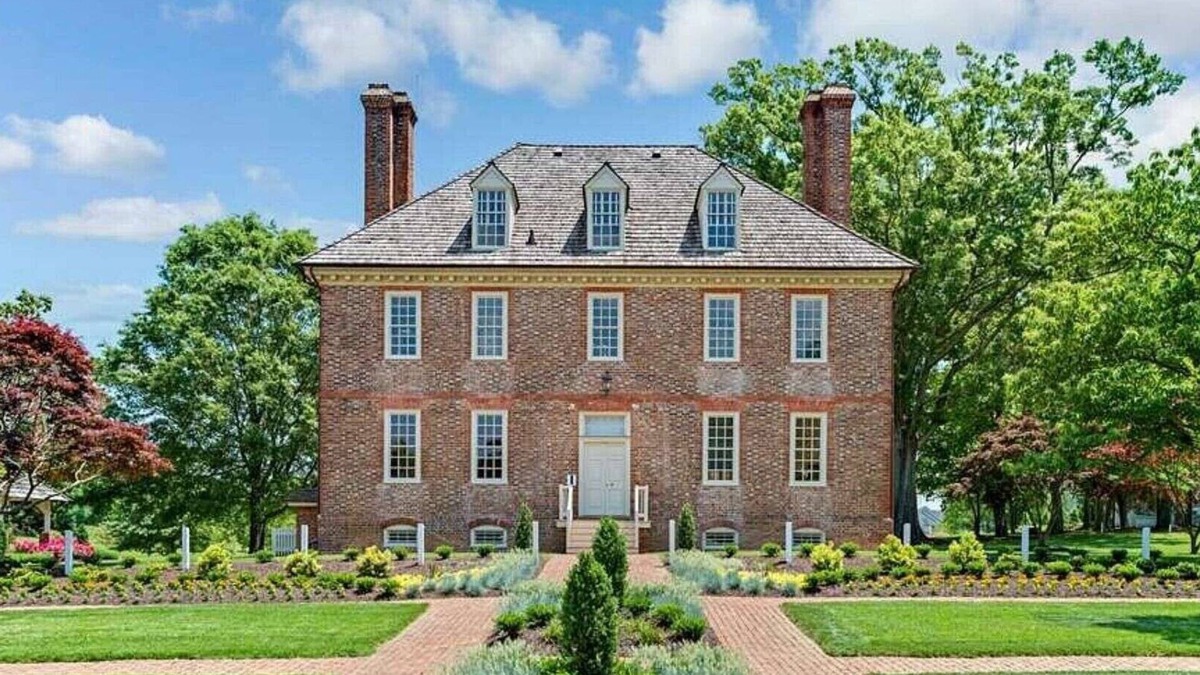 Berkeley Resort | Step into Colonial Charm at The Historic Powhatan Resort in Williamsburg - 2 Bd.