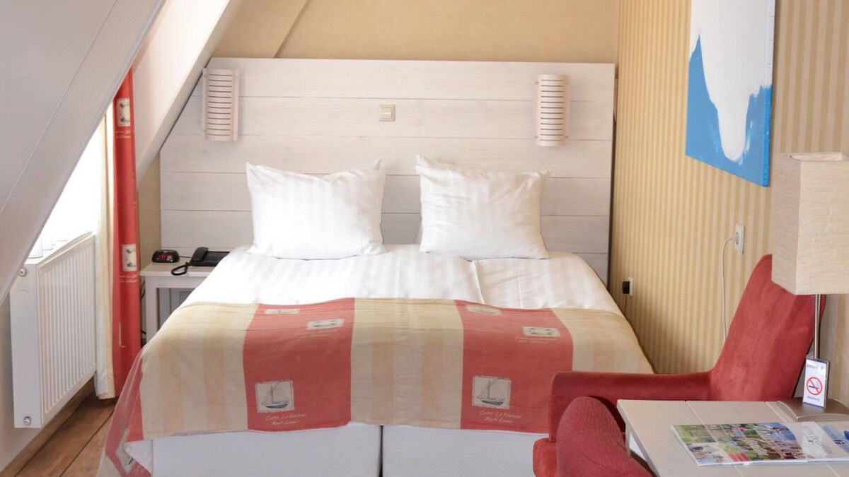 De Koog Hotel | Step Into Comfort and Wellness on Texel’s Scenic Shores! Free Breakfast!
