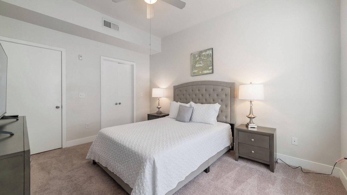 Oak Lawn Apartment | Step into luxury at 4123 Cedar Springs and let your worries slip away