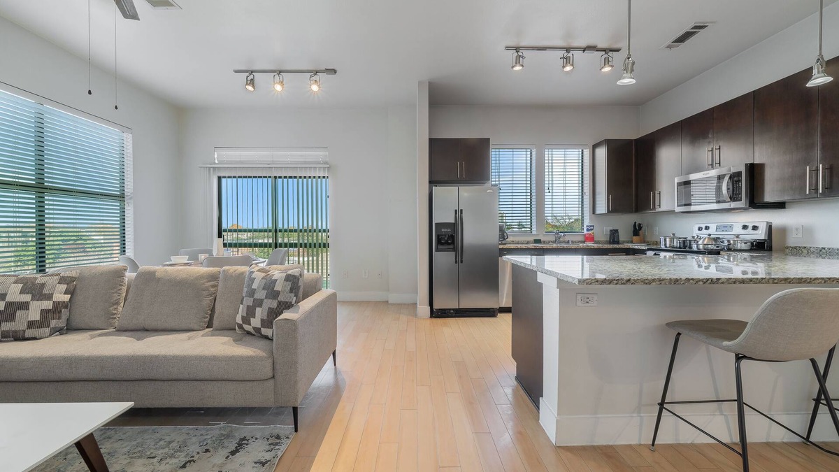 Oak Lawn Apartment | Step into luxury at 4123 Cedar Springs and let your worries slip away