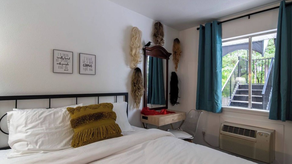 Eureka Springs Historic District Resort | Step into the The Crows Have Eyes Room!