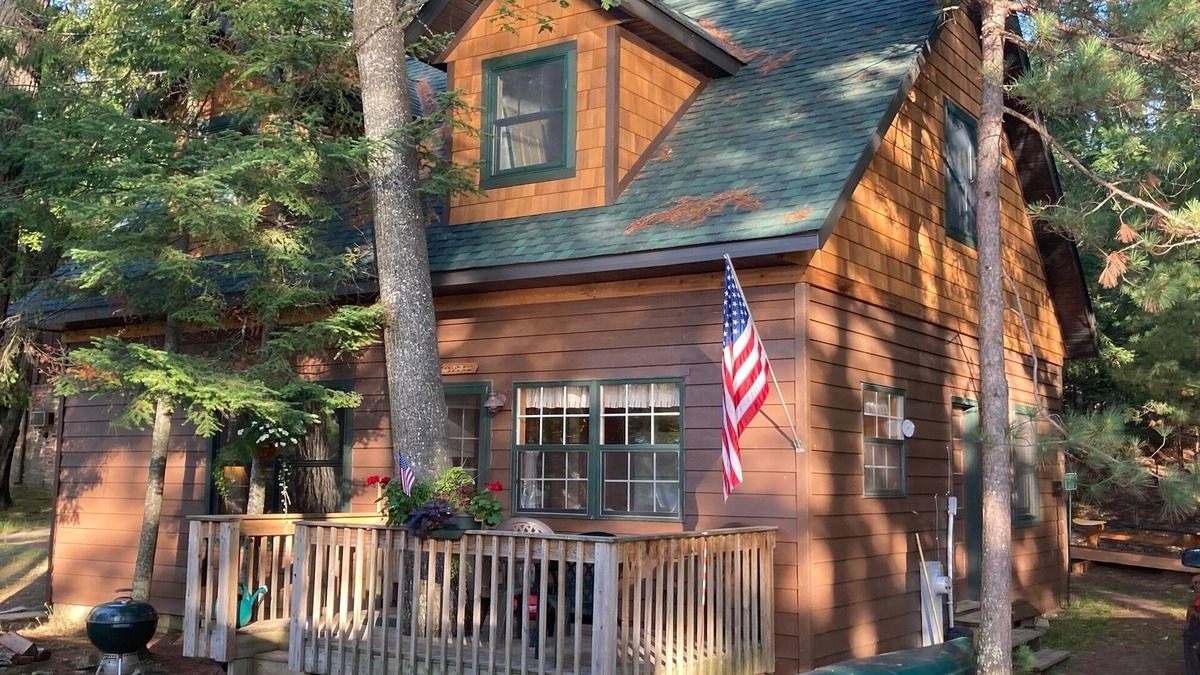 Sayner Cottage | Stepaway Vacation Rentals- Bowman's Pine Hollow