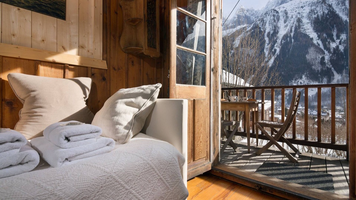 Chamonix City Centre Cabin | Stephen's Mazot, central Chamonix