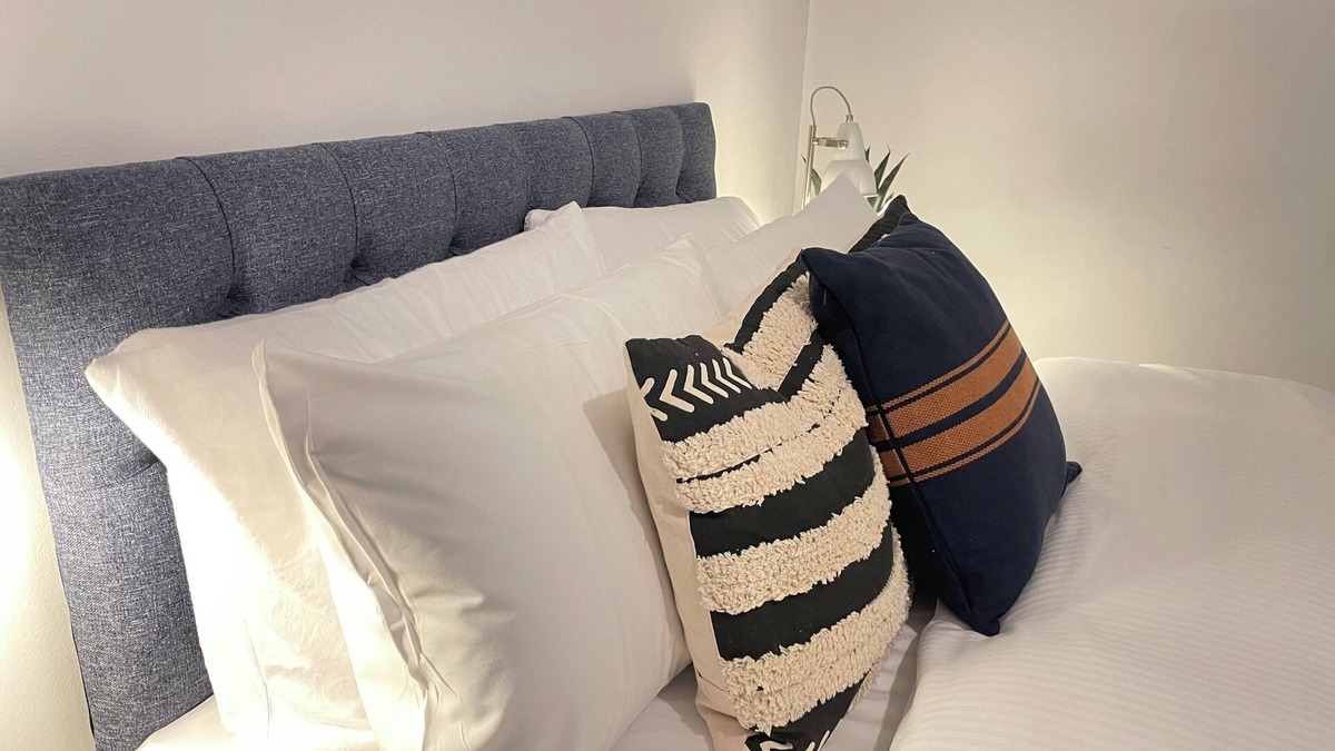 Tower Hamlets House | Stepney Green Gated Area with Parking & Garden
