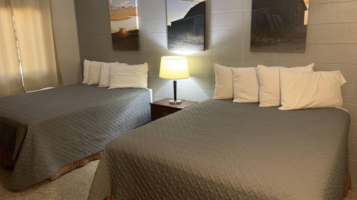 Scott City Hotel | Stepping Inn