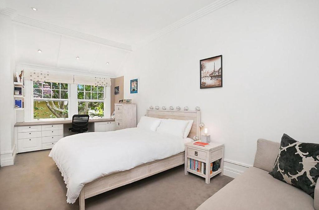 Bellevue Hill Villa | Stepping inside the dignified gates of this stately