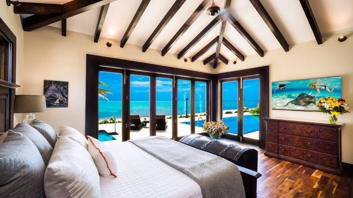 Gun Bay House | Stepping Stone 4 BR East End Luxury Oceanfront