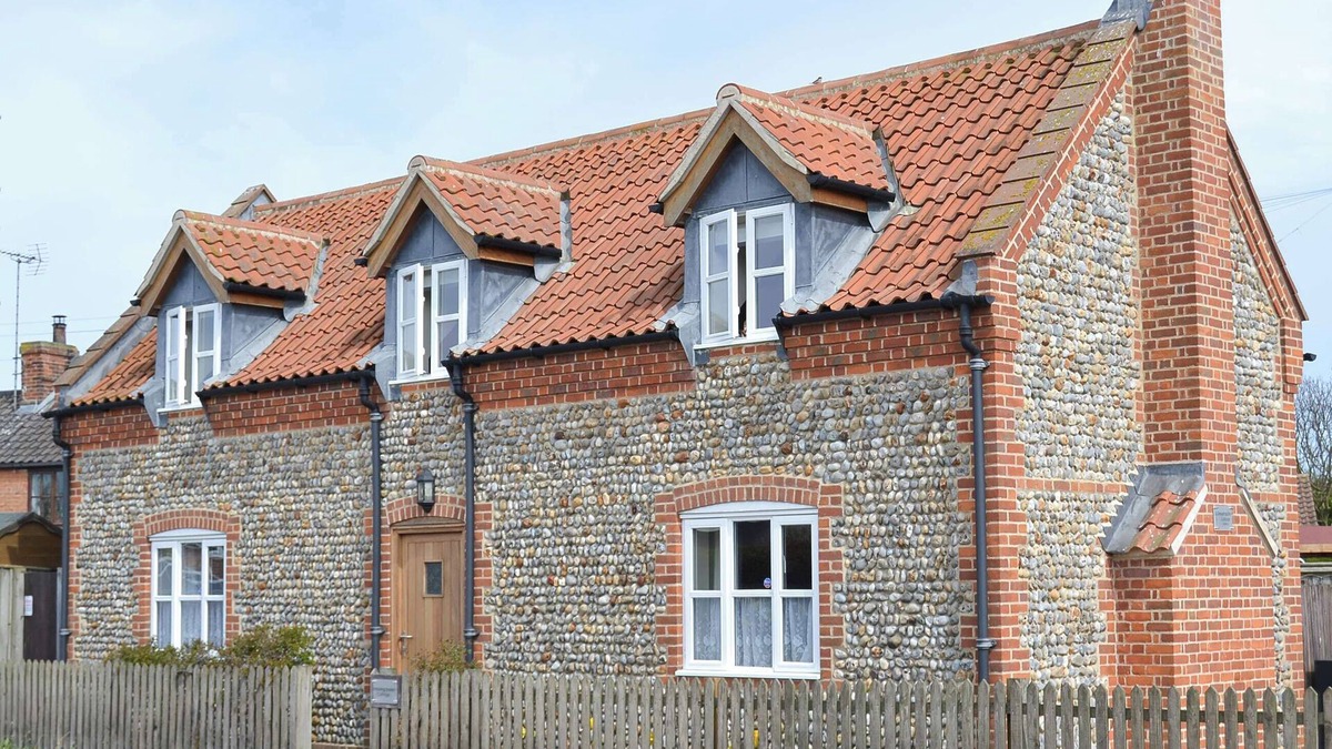 Bacton Cottage | Stepping Stone Cottage