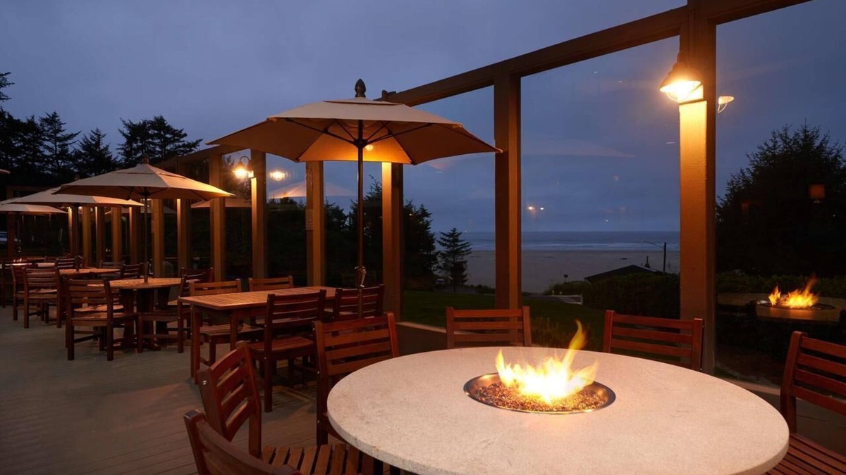 Newport Hotel | Steps Away from Breathtaking Beach | Ocean View Stay w/Indoor Pool
