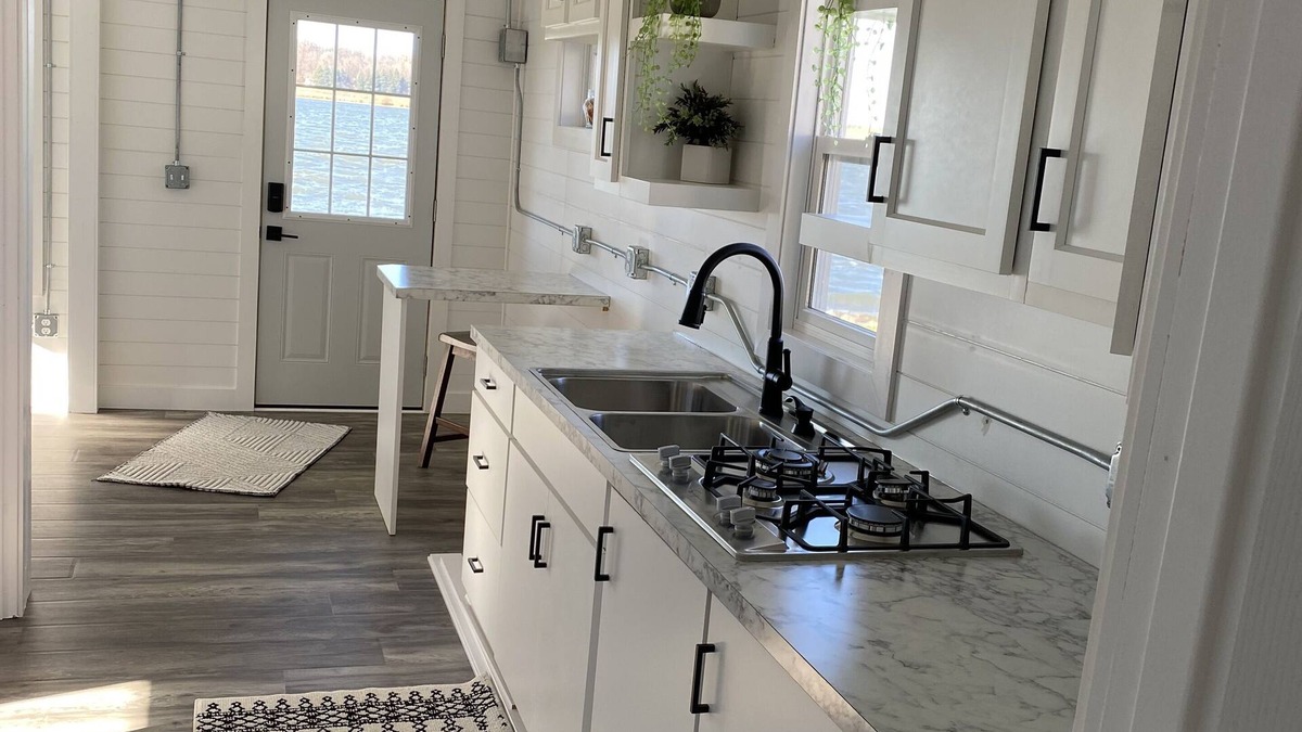 Alexandria Cabin | Steps Away From The Lake!