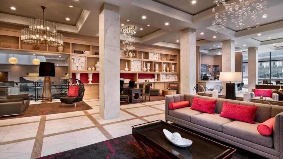 Downtown Baltimore Hotel | Steps from Baltimore Highlights | 2 Affordable Units Close to National Aquarium