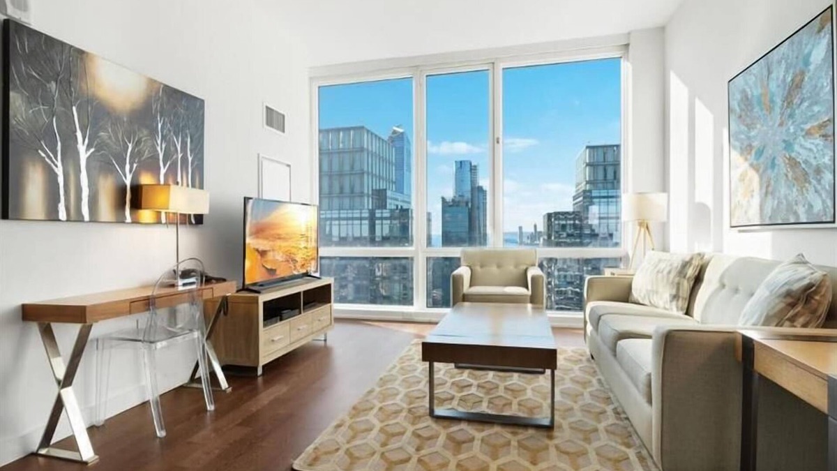 Hell's Kitchen Apartment | Steps from Hudson River 1 BR Downtown/river views | Desk + Wi-Fi