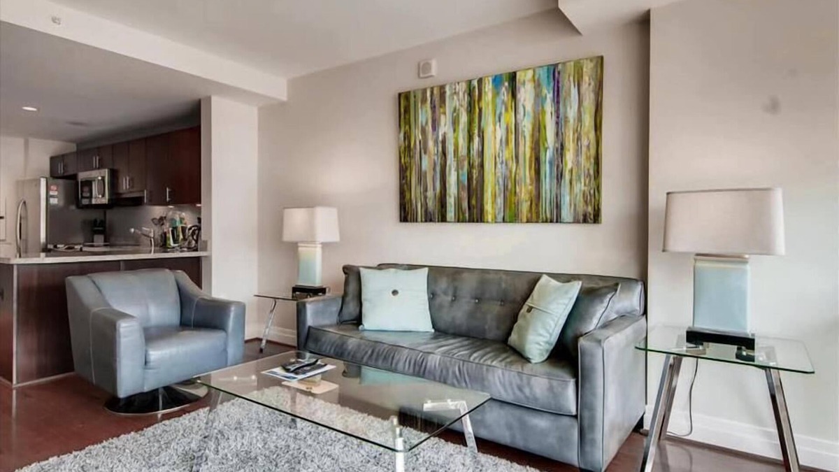 George Washington University Apartment | Steps from National Mall& White House | nr Foggy Bottom
