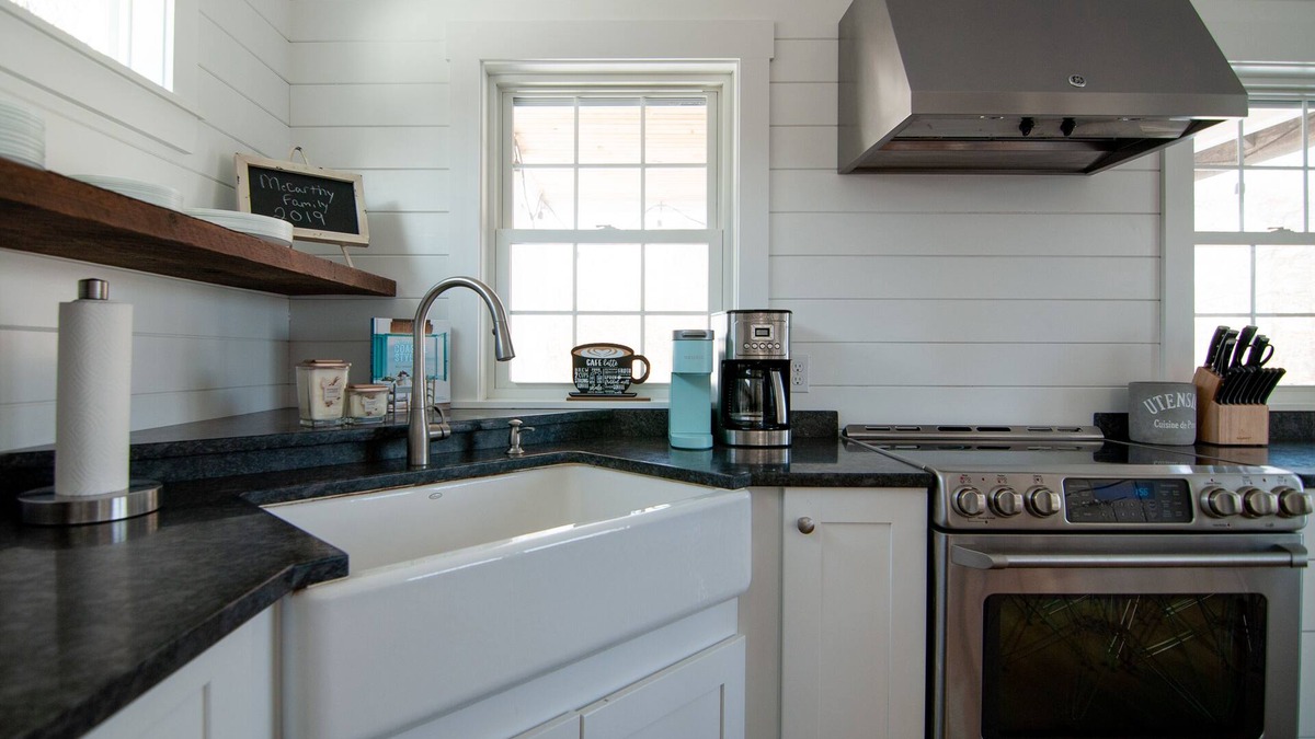 Biddeford House | Steps from secluded beach at Hoyt Neck - 3/2, short drive to KPT and GRB.