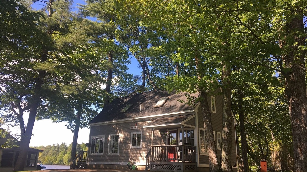 South Casco House | Steps from the beach on Sebago Lake Basin
