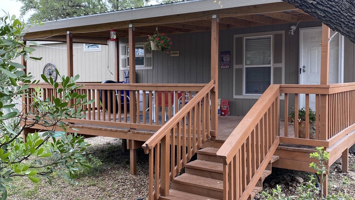 Leakey House | Steps from the Frio River, located just off 337 and a newly added cowboy pool.