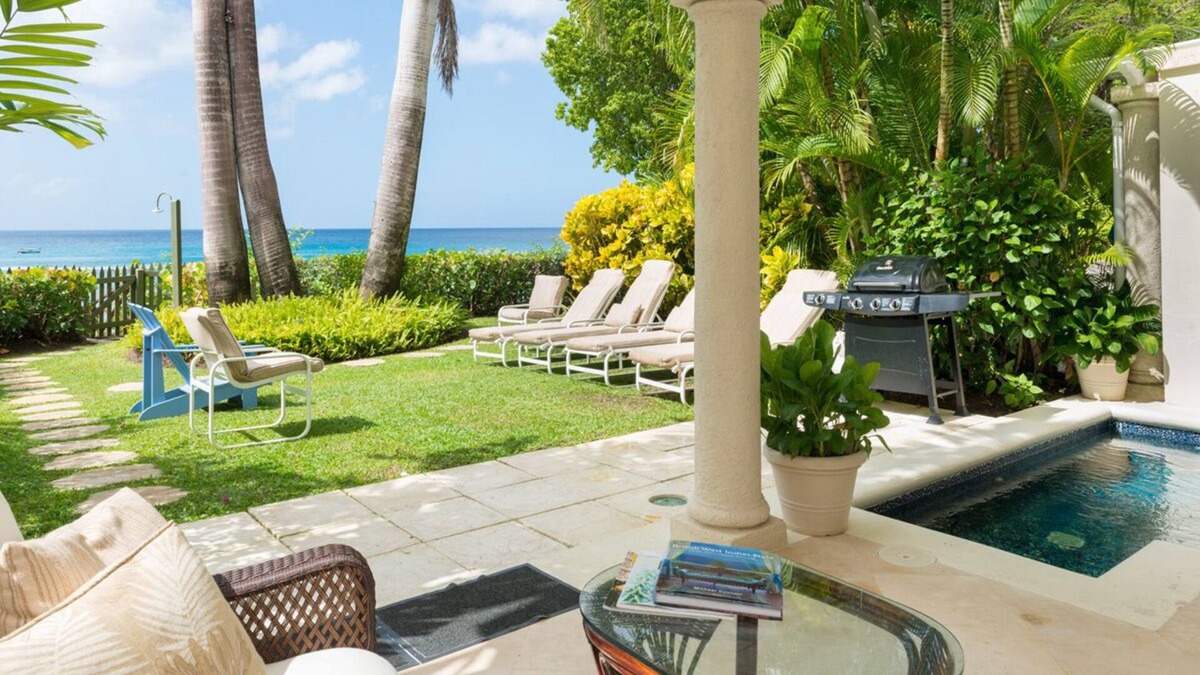 Old Trees Bay House | Steps from the Sea with Cook & Plunge Pool - Chanel No. 5
