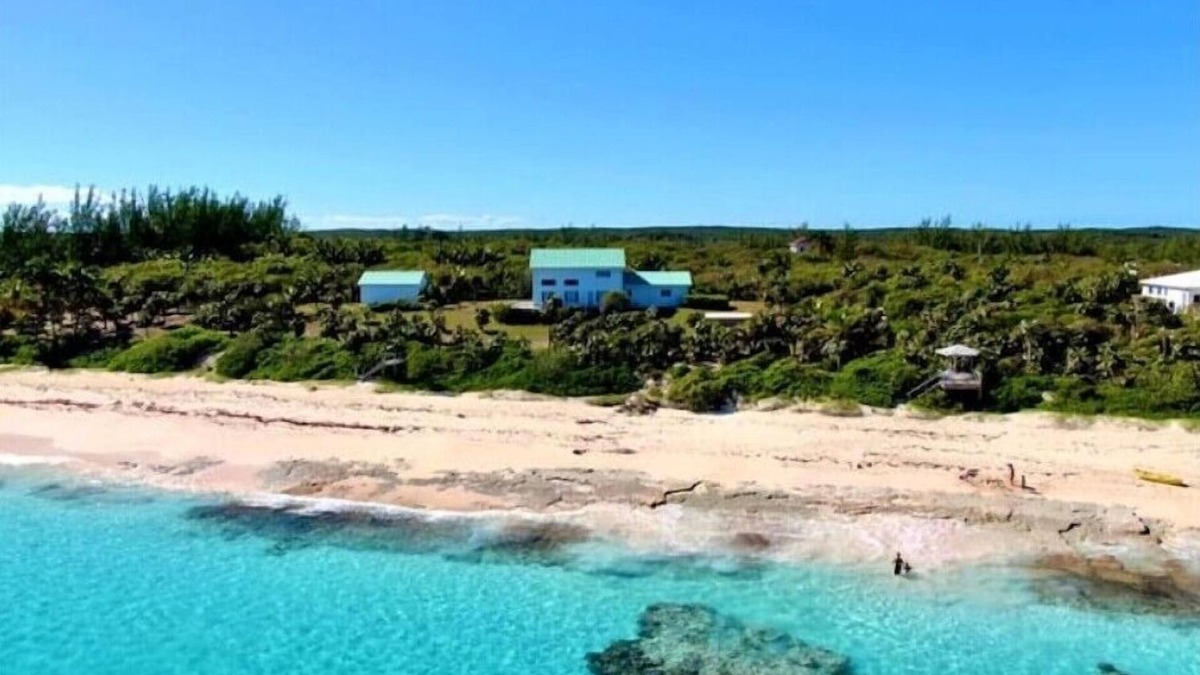 Nassau Villa | Steps from the turquoise water!
