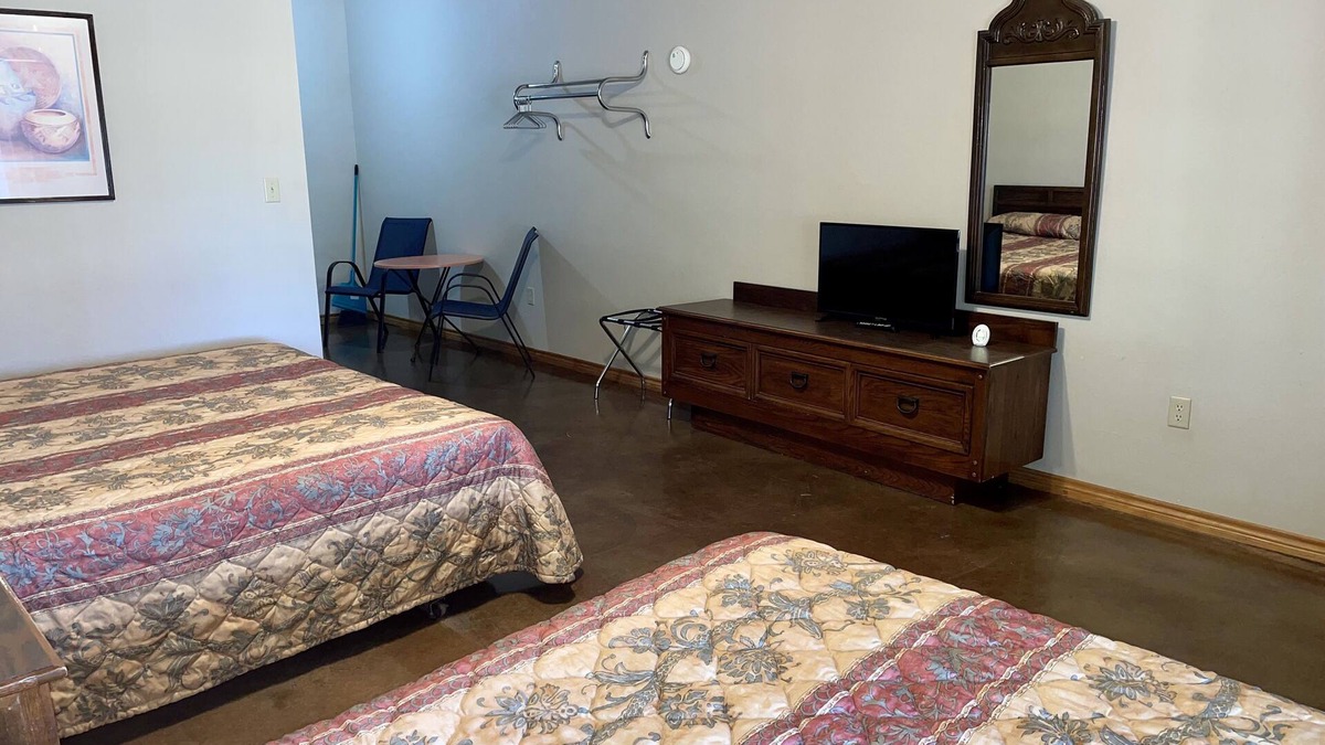 Graham Hotel | Steps from the waters edge