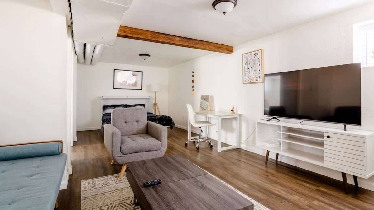 Hosford-Abernethy House | Steps to Bars, Food & Breweries 1BR Sleeps 4