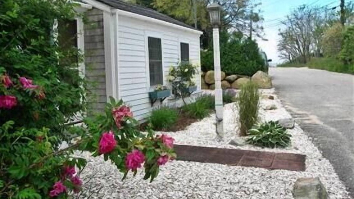 Campground Landing Cottage | Steps To Bay at Campground Beach, A/C, Heat,Wifi, Outdoor Shower, Gas Grill