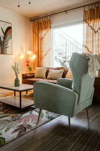 South Oceanside Apartment | Steps to Beach & Close to Restaurants and Shops