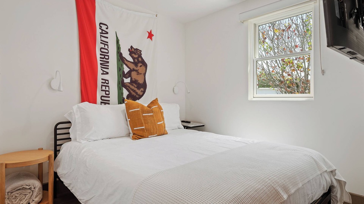 Summerland House | Steps to Beach & Town! Ocean Views! Ideal Studio!