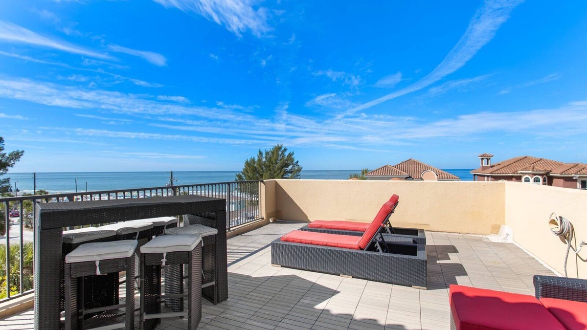 Sunset Beach House | Steps to Beach | Modern & Group-Friendly