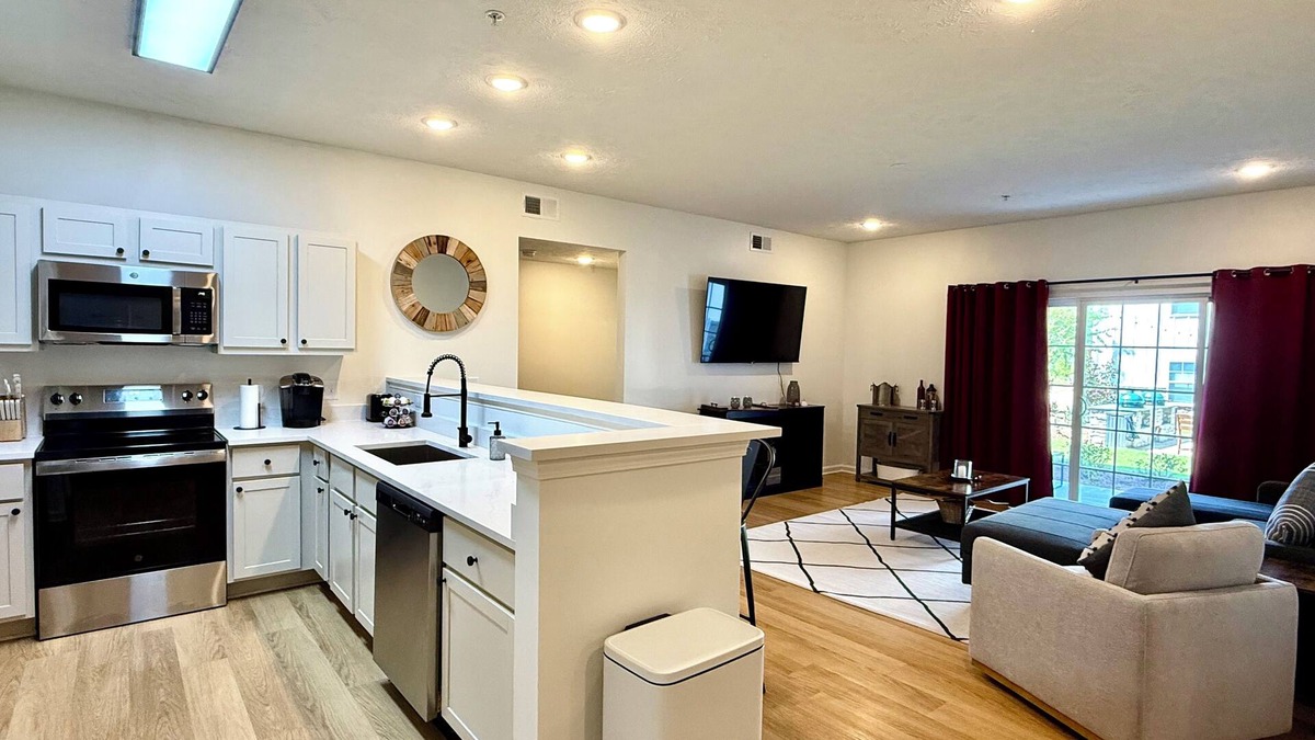 Starkville Condo | Steps to Campus - Newly Renovated 3BR-3.5BA First Floor Condo on Bulldog Way