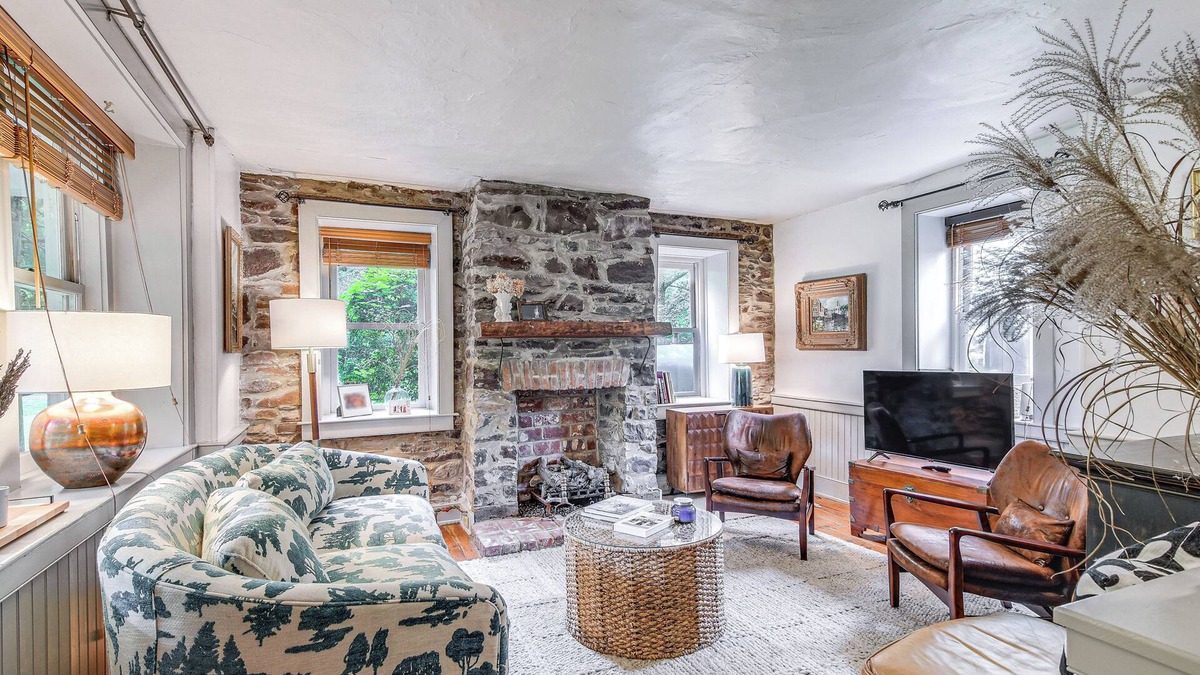 Finesville Cottage | Steps to Delaware Canal: Enchanting Stone Cottage!