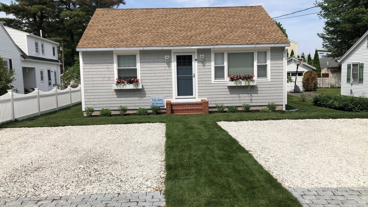 Ogunquit House | Steps to Footbridge Beach in Ogunquit. Two bedroom house that sleeps five.
