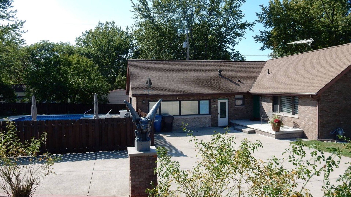 Lakeside Villa | Steps to Lake Erie near Port Clinton- Private Hot Tub, Seasonal Pool, Recreation