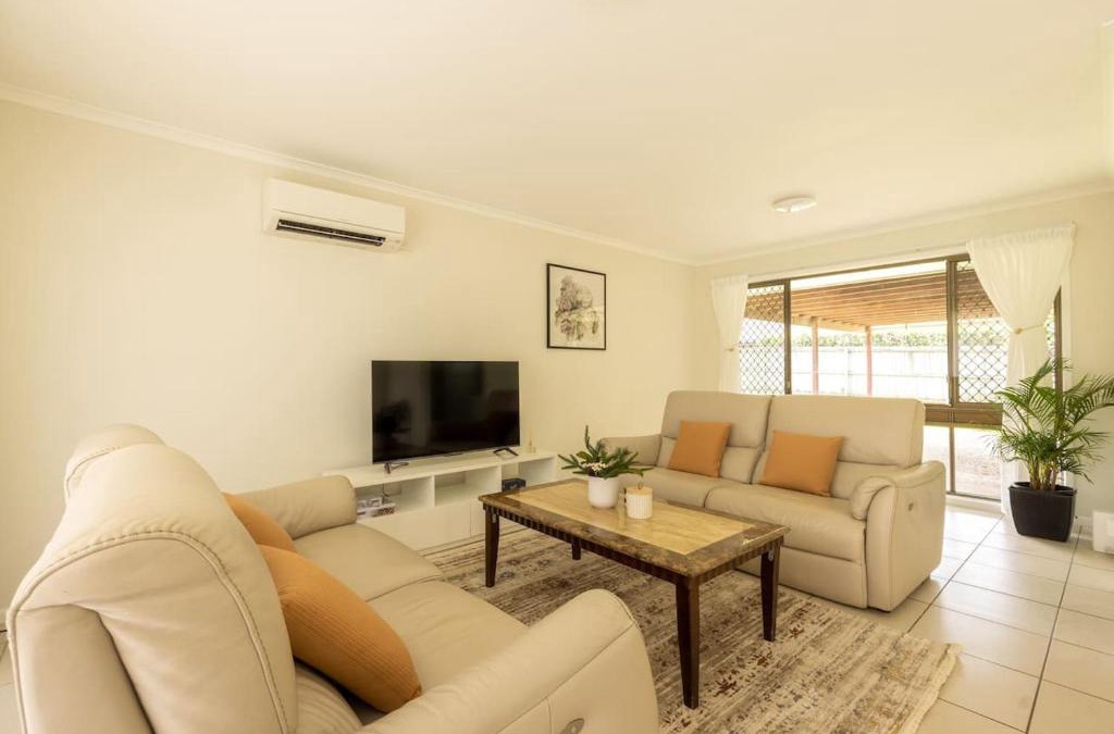 Sunnybank House | Steps to Mall and Transport 3Beds Vibrance at Sunnybank