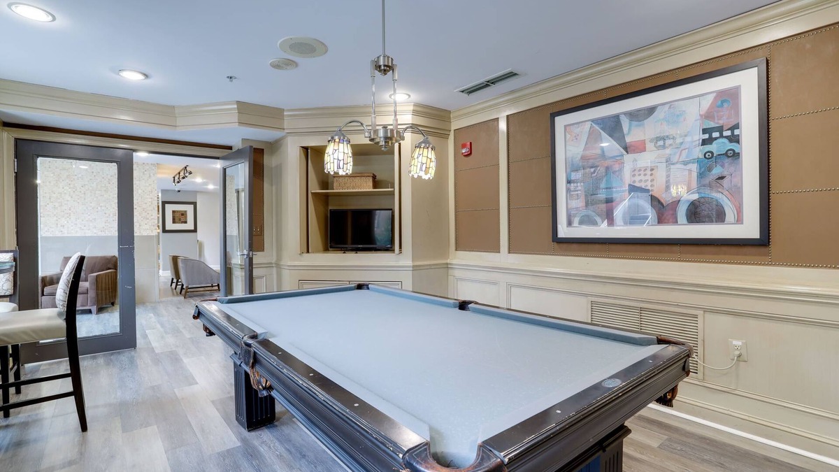 Ballston Apartment | Steps to Metro Apartments in Arlington