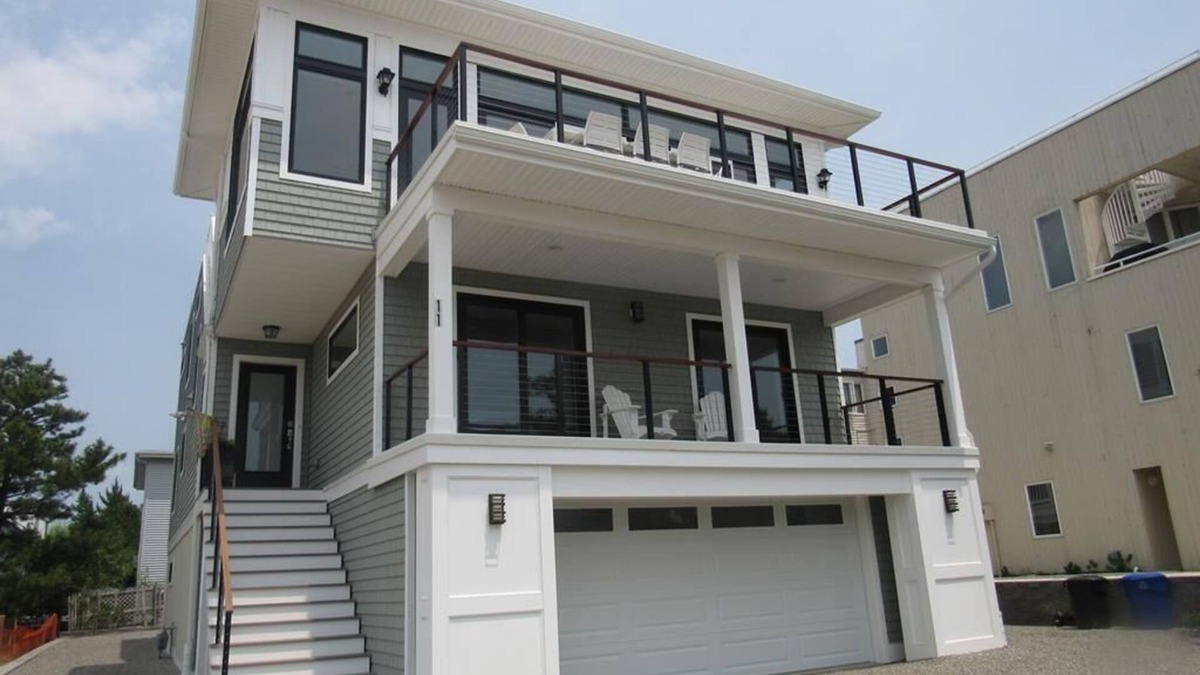Harvey Cedars House | STEPS TO OCEAN 6 Bedroom House w/elevator