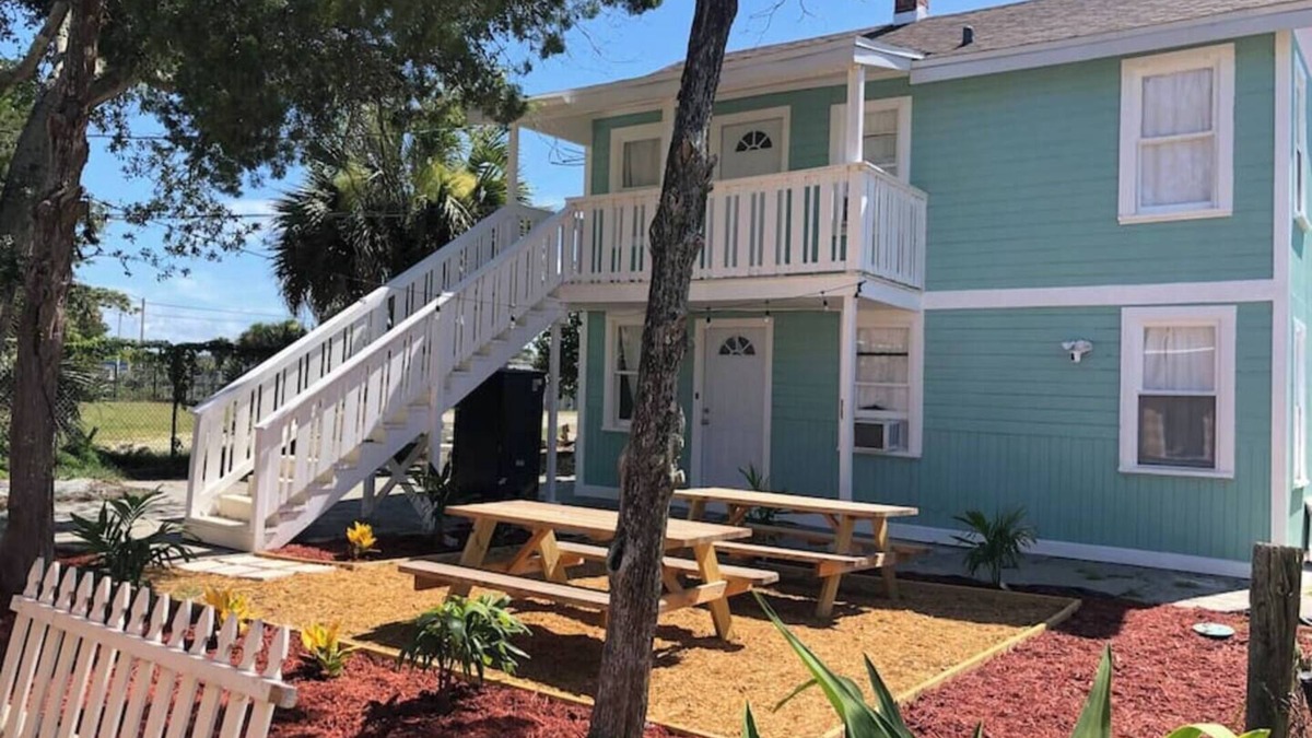 Smith's Memento Apartment | π Steps to Ocean Center| Walk to Beach & Boardwalk | PETS OK!