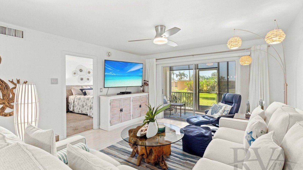 Siesta Key Condo | Steps to Sand & Beach– Bay Tree Condo #103A