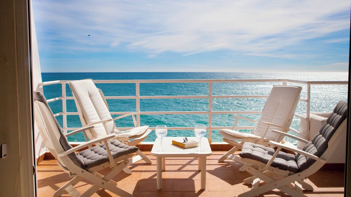 Gualba de Dalt Apartment | Steps To Sand Pad N Barcelona 3 Room 2 Bath Pkng