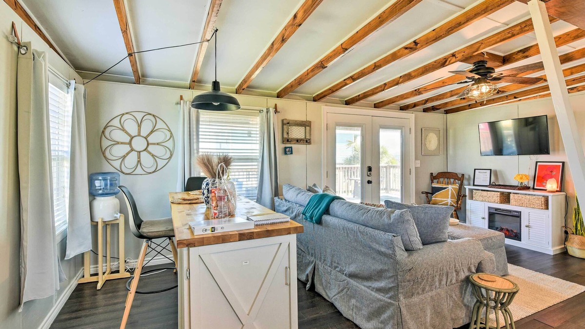 Surfside Beach Cottage | Steps to Sand: Surfside Beach Gem w/Large Yard