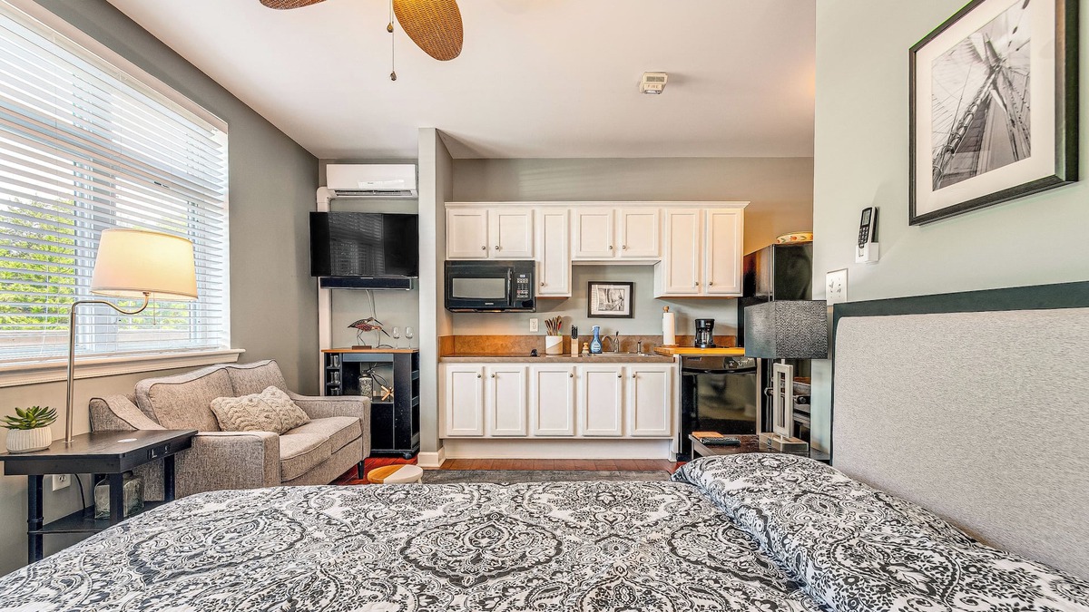 Huddleston Apartment | Steps to Smith Mountain Lake: Unit w/Pool Access!