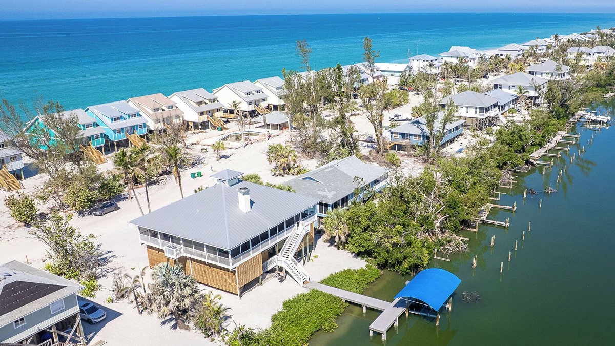 Cape Haze House | Steps to the Beach! 3/2 on South Gulf