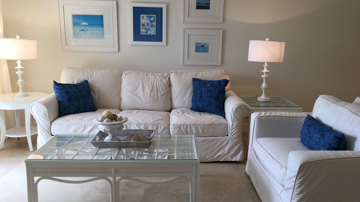Fort Pierce Shores Condo | Steps to the beach-Beautifully newly renovated 2/2 condo N. Hutchinson Island