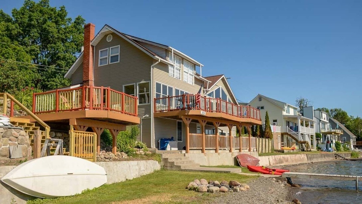 Geneseo Cottage | Steps to the Beach : "Family Friendly Retreat"