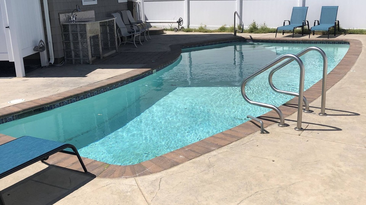 Southend House | Steps to the Beach in Brigantine - Sea Point - Beautiful Pool