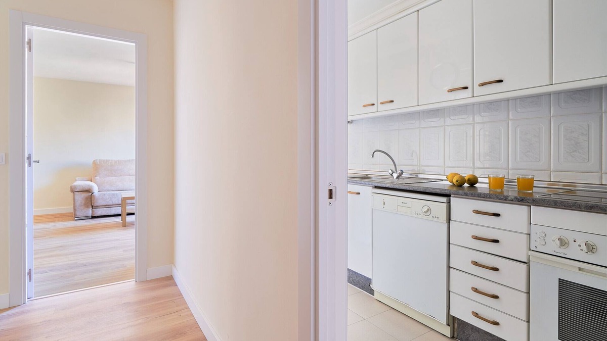 Guadalmar Apartment | Steps to the Beach: Spacious Apartment in Málaga