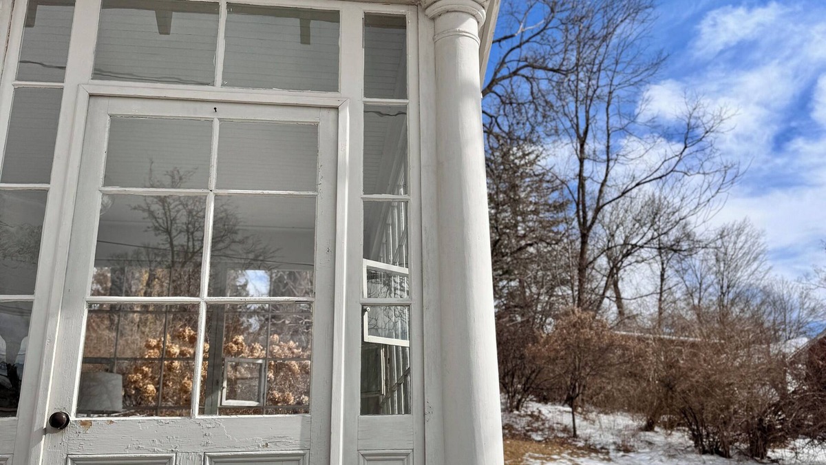 Millbrook House | Steps to the Delightful Village of Millbrook ☆ Fun Family Getaway
