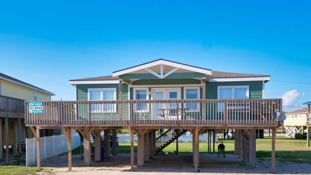 Surfside Beach House | Steps to this pedestrians only beach where children can run and play at leisure