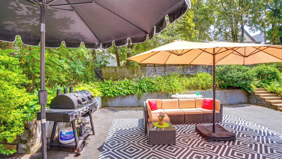 Stockade Historic District House | Steps to Union College: Home w/Shared Yard!