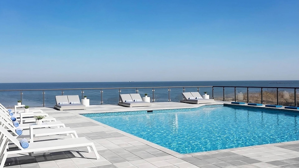 Northeast Virginia Beach Hotel | Steps to Virginia Beach! Onsite Pool, Near Virginia Beach Fishing Pier